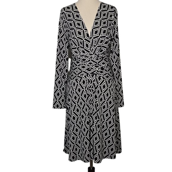 CACHE WOMEN'S Black White Geometric Wrap Waist Mini Dress Size Medium GUC - Picture 1 of 8